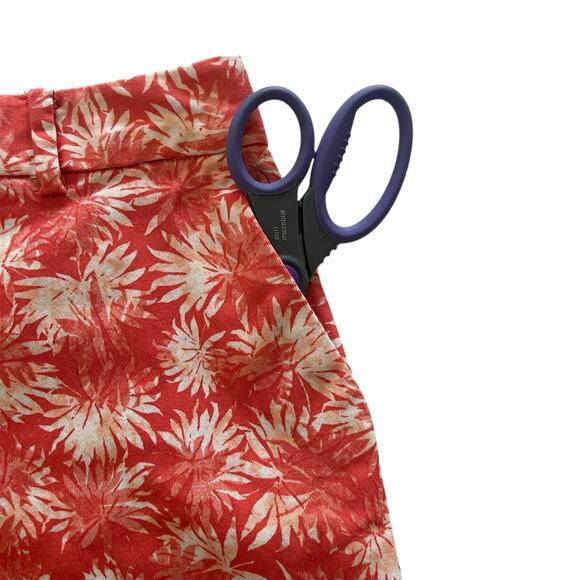 Micheal Kors Women's Sangria Floral Print Shorts Size:8 - Picture 3 of 5